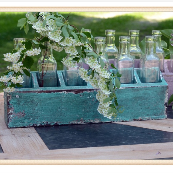 Green Distressed Wood Bottle Display - Picture 2 of 4